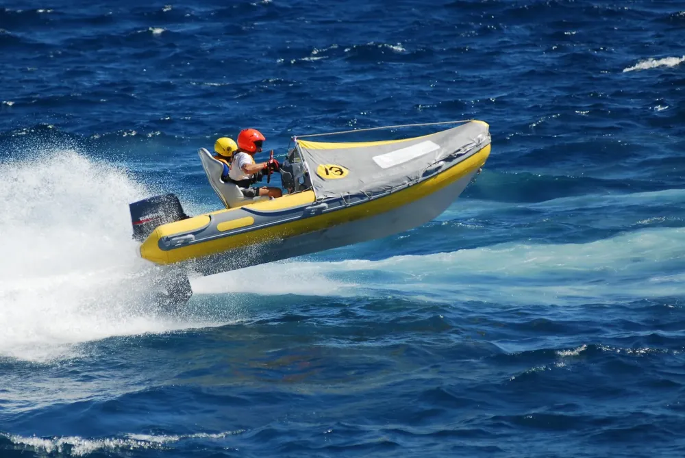 bateau de course